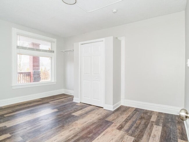 Building Photo - 506 Bryan Ave