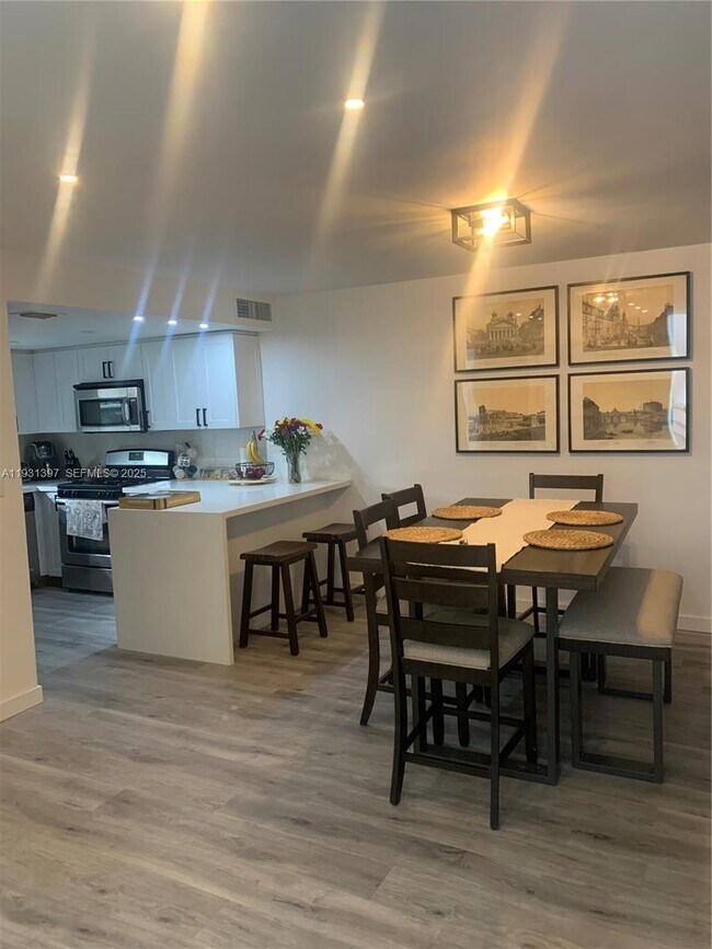 Building Photo - 6604 SW 114th Ave