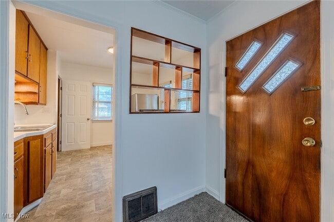 Building Photo - 997 Mohegan Trl