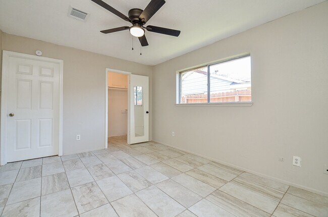 Building Photo - 522 Whippoorwill Dr