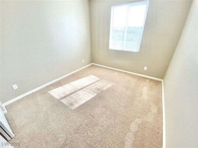 Building Photo - 81 Avenza Dr