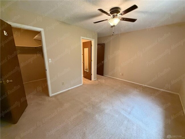 Building Photo - 4418-4420 Edelweiss Dr