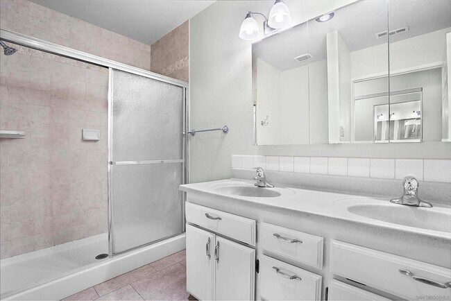 Building Photo - 6478 MacArthur