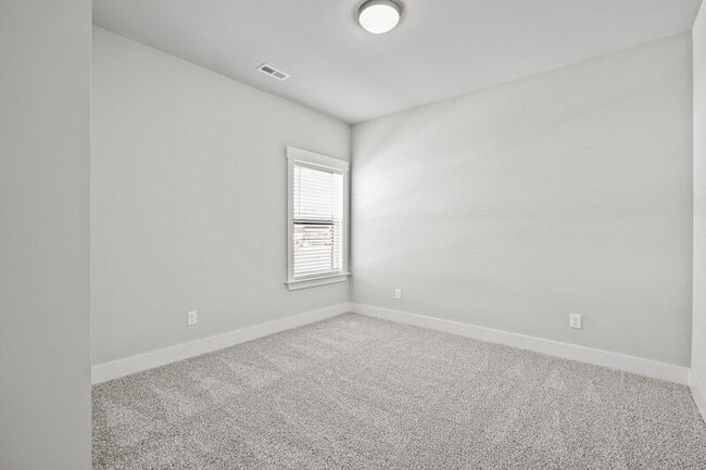 Building Photo - 411 Raleigh Elm Dr