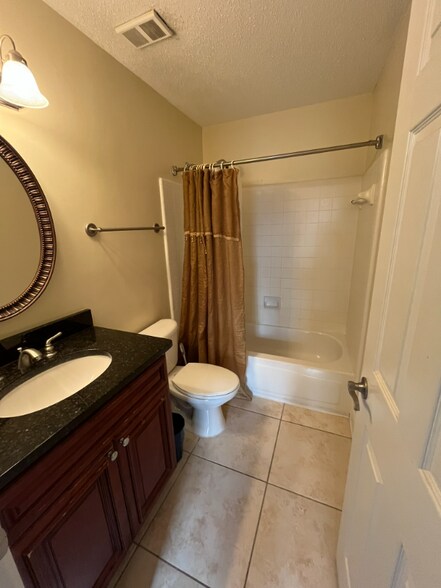 Building Photo - 7206 Santa Fe Pkwy