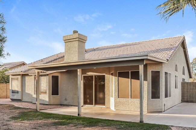 Building Photo - 1625 E Sheffield Ave