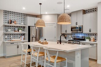 Building Photo - Luxury Fully Furnished Designer Home in Inspirada!