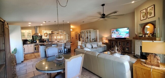 Building Photo - 82570 Delano Dr