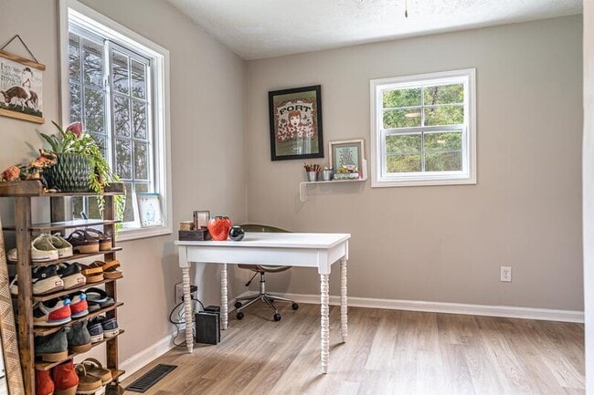 Building Photo - 595 Midway Rd