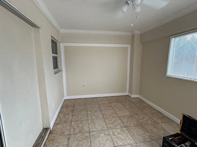 Building Photo - 1716 NE 12th St