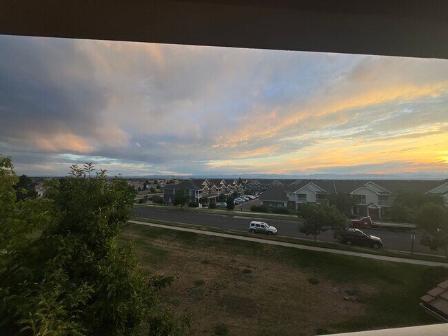 Building Photo - 1 bed 1 bath w/ Beautiful Mountain views!