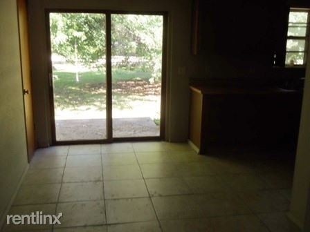 Building Photo - 3 br, 1 bath House - 637 S Miller Rd