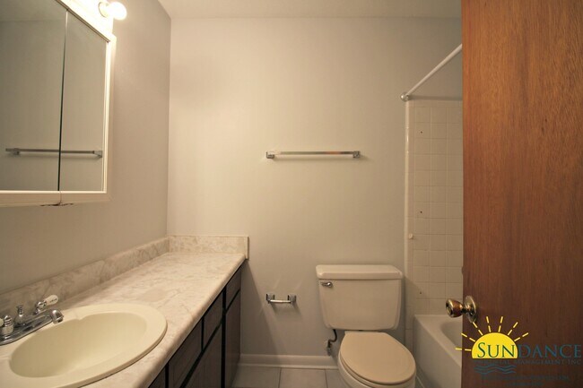 Building Photo - Nice 3 Bedroom Home in Fort Walton Beach