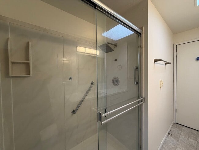 Building Photo - Olson -7721 &amp; 7723