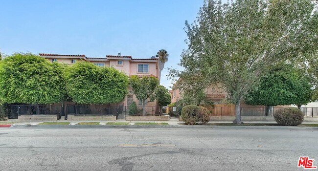 Building Photo - 13810 Funston Ave