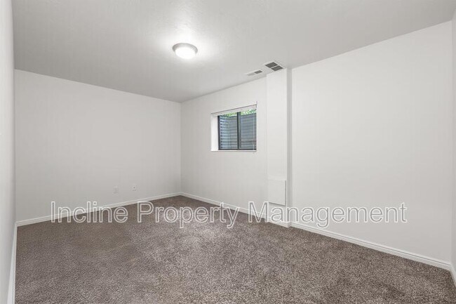 Building Photo - 2102 E 11270 S