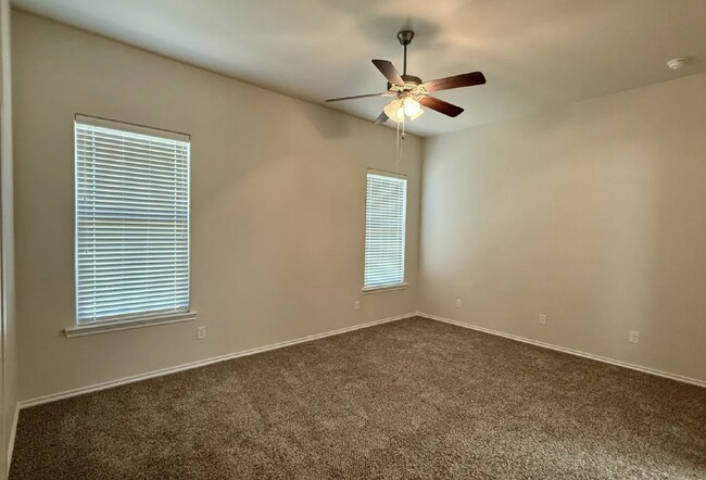 Building Photo - 3/2/2 in South Lubbock!