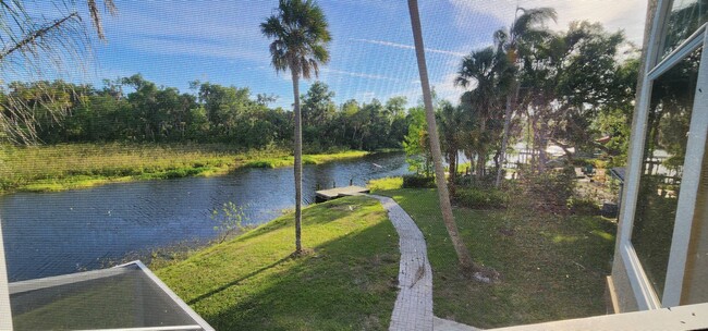 Building Photo - 2 Bedroom, 3 Bathroom House in Bradenton