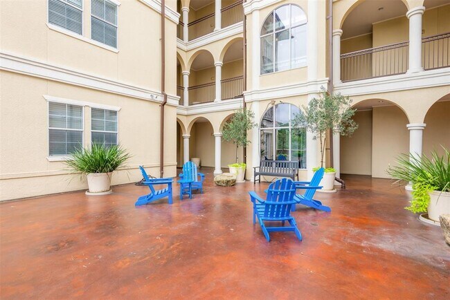 Building Photo - 7134 Mapleridge St