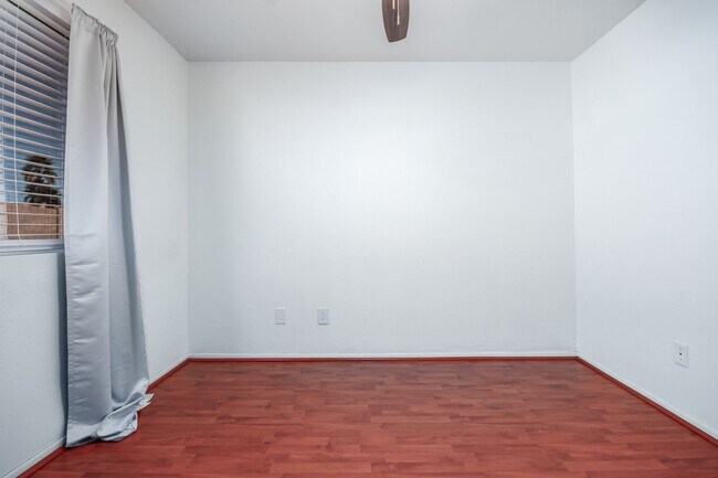 Building Photo - COMING SOON! Spacious 3 Bed, 2 Bath Home in Mesa