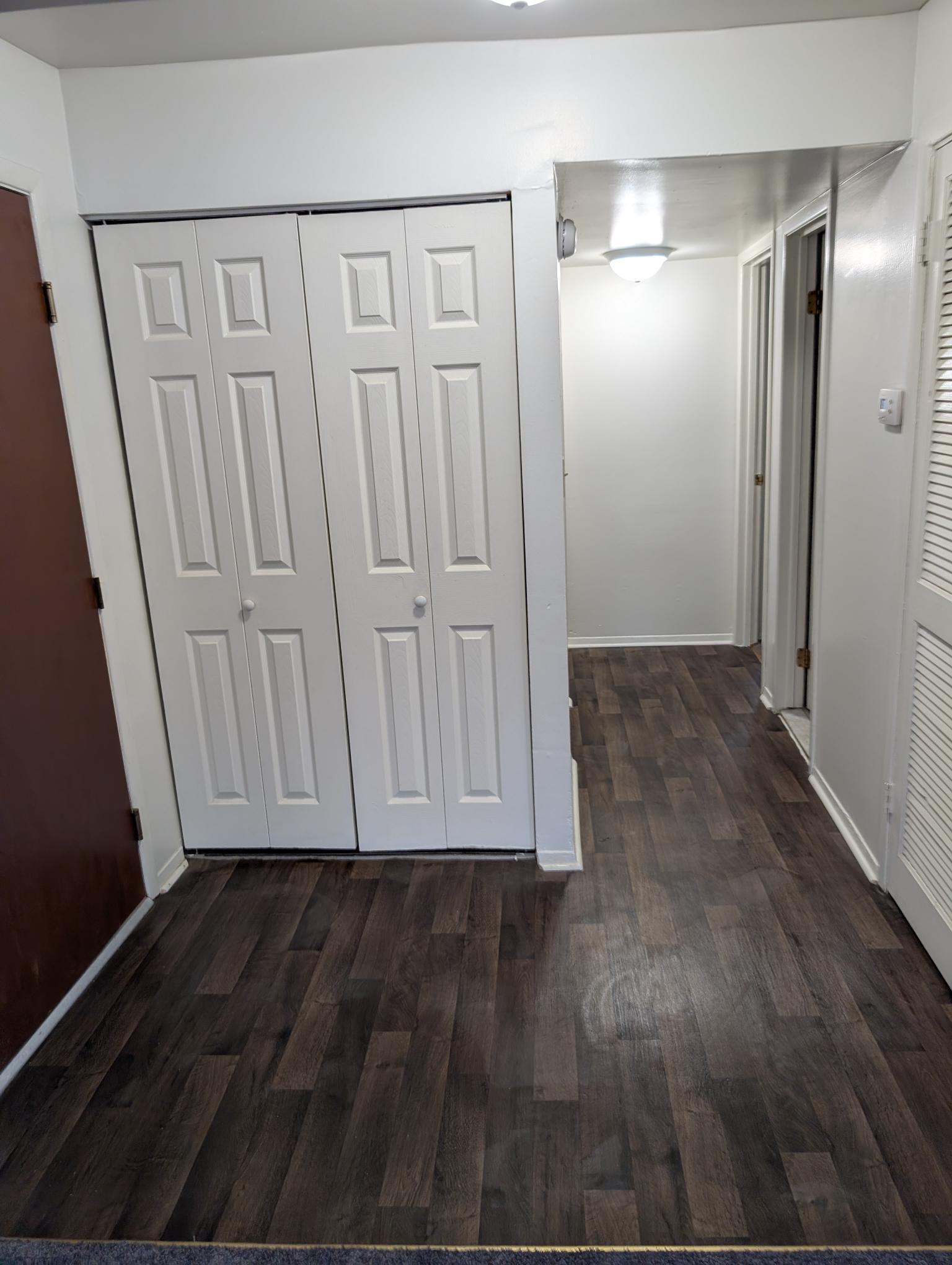 Building Photo - 1001 White Oak Rd