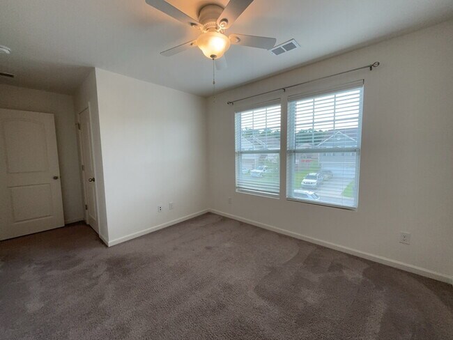 Building Photo - 114 Rockingham Way