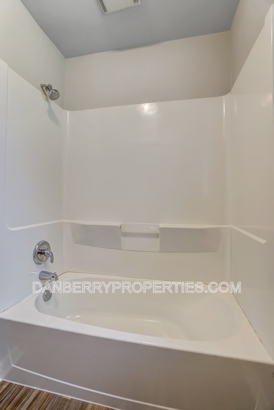 Building Photo - 1115 Secor Rd