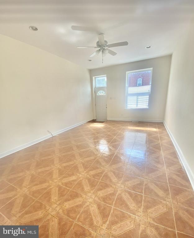 Building Photo - 2641 N Howard St