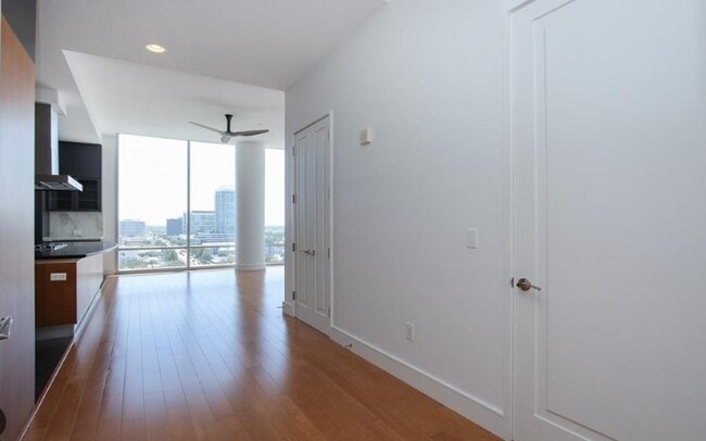 Building Photo - 2727 Kirby-17142