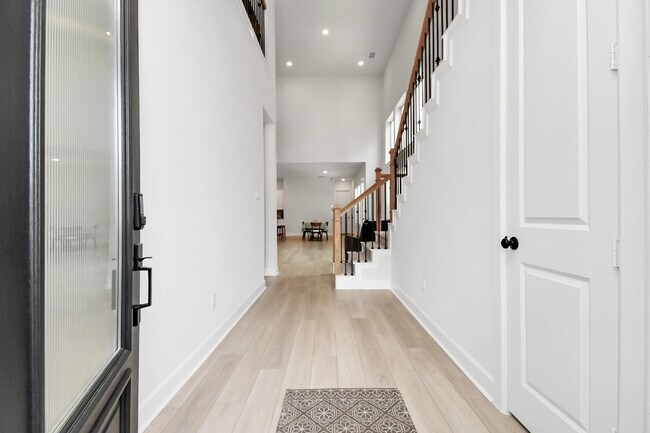 Building Photo - 1538 Park Path Dr