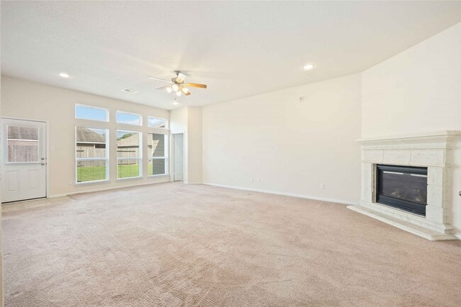 Building Photo - 14547 Myers Dr