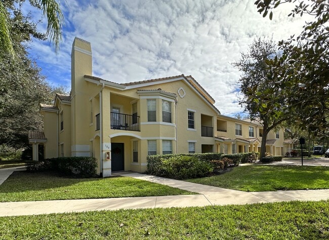 Building Photo - 110 SW Peacock Blvd