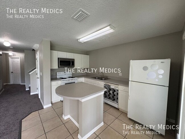 Building Photo - 2793 Club Cortile Cir