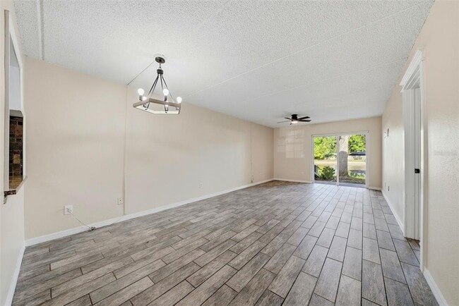 Building Photo - 3821 N Oak Dr