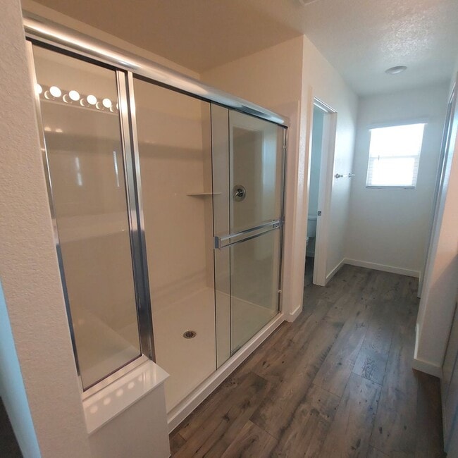 Building Photo - Newer 4 Bedroom, 2.5 bath home in West Roseville/DR Horton Built!