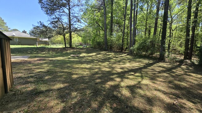 Building Photo - 205 Laurel Way