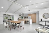 Building Photo - 117 NE 20th St