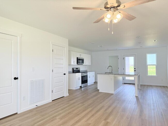 Building Photo - 218 Eagle Edge Dr