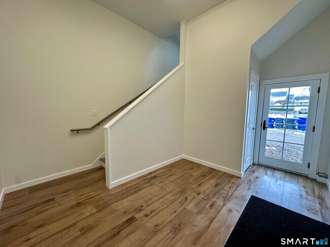 Building Photo - 48 Cedar St