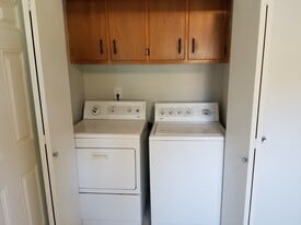 Building Photo - 209 S Hooker St