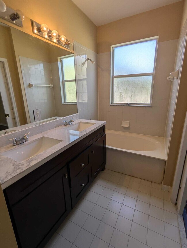 Building Photo - 5162 White Oleander