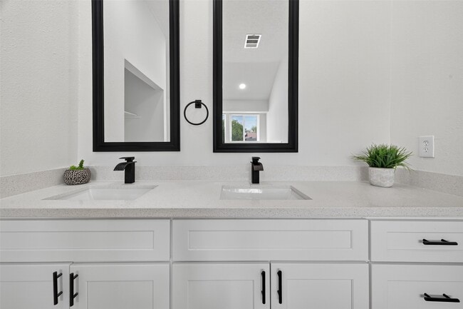 Building Photo - 6307 Marinwood Dr