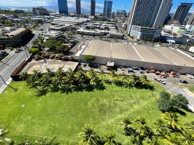 Building Photo - Brand NEW! Koula Studio