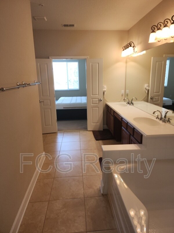 Building Photo - 1404 Milledge Ln