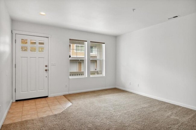 Building Photo - 3 bedroom in Seatac WA 98198