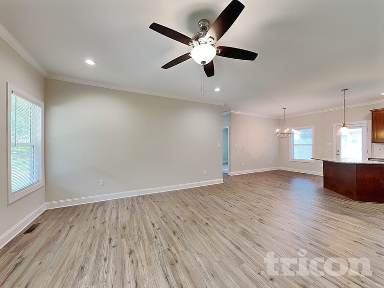 Building Photo - 210 Wildwood Loop