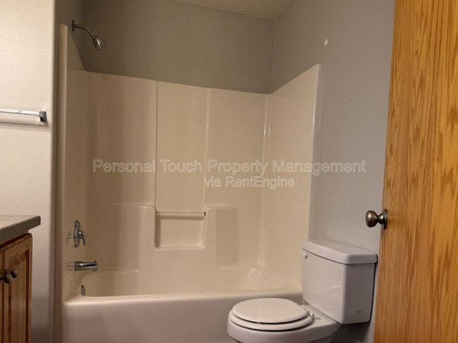 Building Photo - 1143 39th Ave S