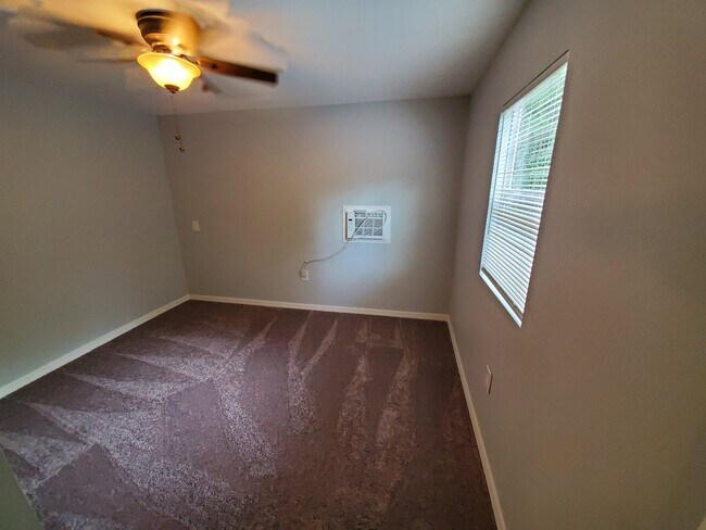 Building Photo - 1871 Cactus Ct