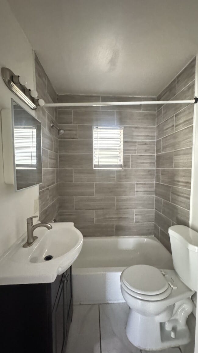 Building Photo - 1056 Maynard St