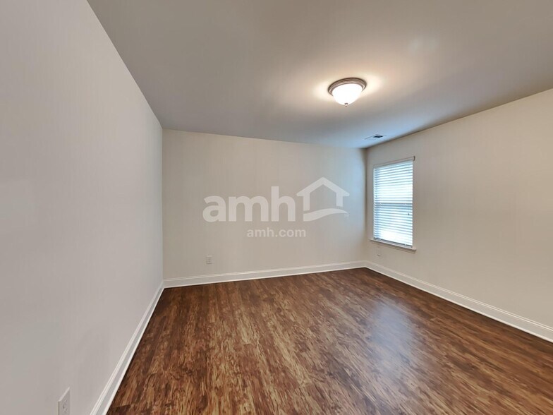 Building Photo - 264 Makenna Dr